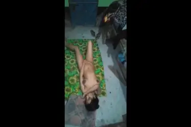 Ngentot Cewek Hijab Di Atas Alas Bunga WOT Lumer