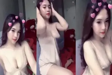 Selebgram Cantik Putri Nia Live Dientot Ganas